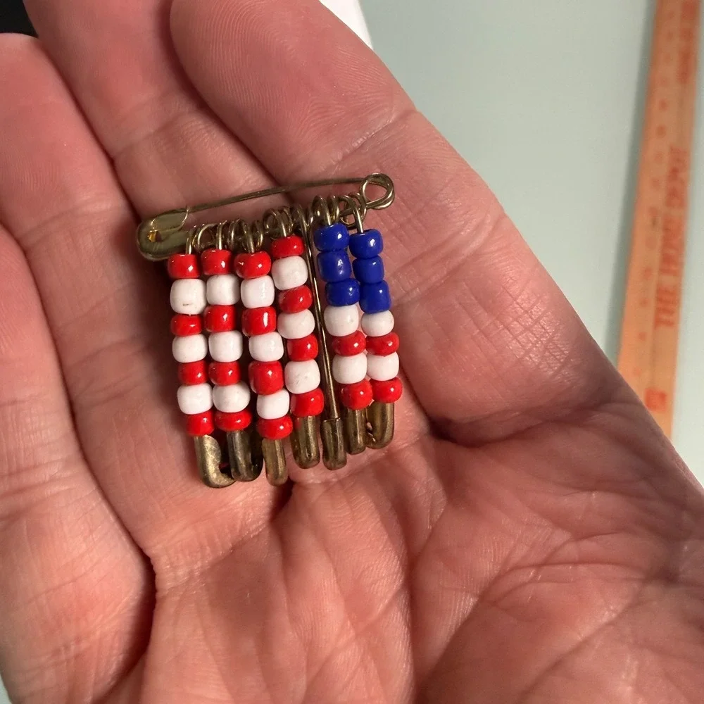 VTG Handmade Beaded USA American‎ Flag Pin Brooch
